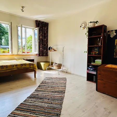 Artsy 2 Bedroom Next To Old Town With Garden And Parking Apartment *