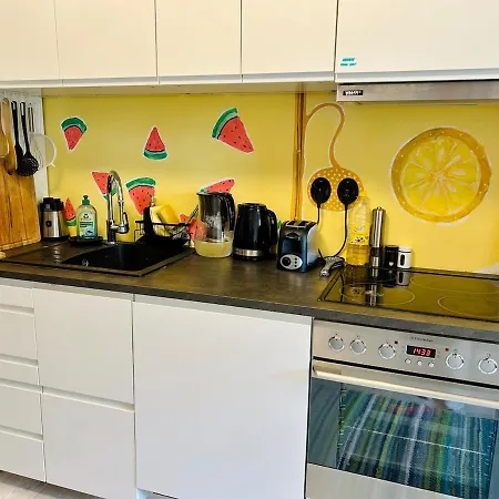 Daire Artsy 2 Bedroom Next To Old Town With Garden And Parking Tallinn