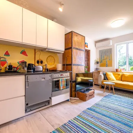 Artsy 2 Bedroom Next To Old Town With Garden And Parking Daire *