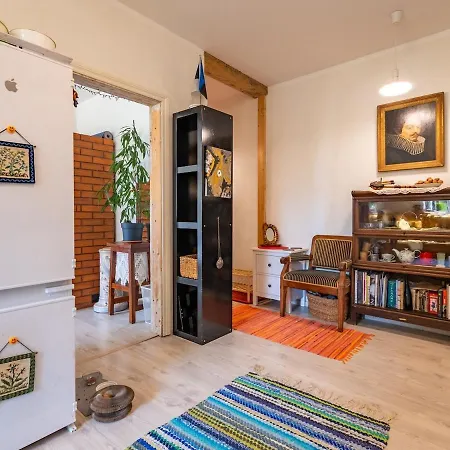 Artsy 2 Bedroom Next To Old Town With Garden And Parking *