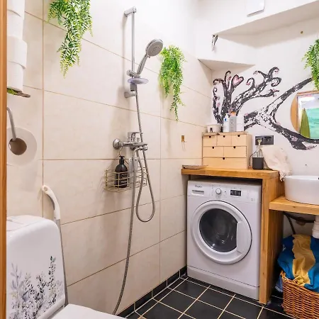 Artsy 2 Bedroom Next To Old Town With Garden And Parking Daire *